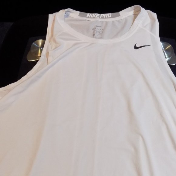 Nike Tank Tops XXL - Picture 4 of 6